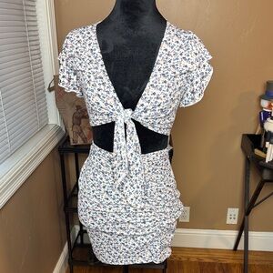 Windsor Floral Tie-Back Dress in White and Blue